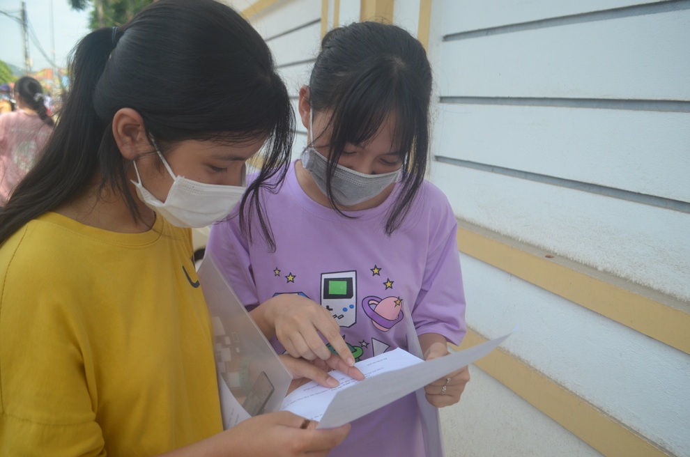 Đề thi môn Ngữ văn vào lớp 10 của Nghệ An: Chủ đề về gia đình - 3 Đề thi môn Ngữ văn vào lớp 10 của Nghệ An: Chủ đề về gia đình - 3