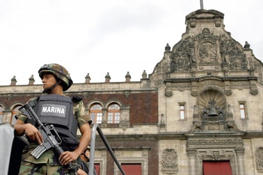 Nổ súng gần dinh tổng thống Mexico, 4 người chết