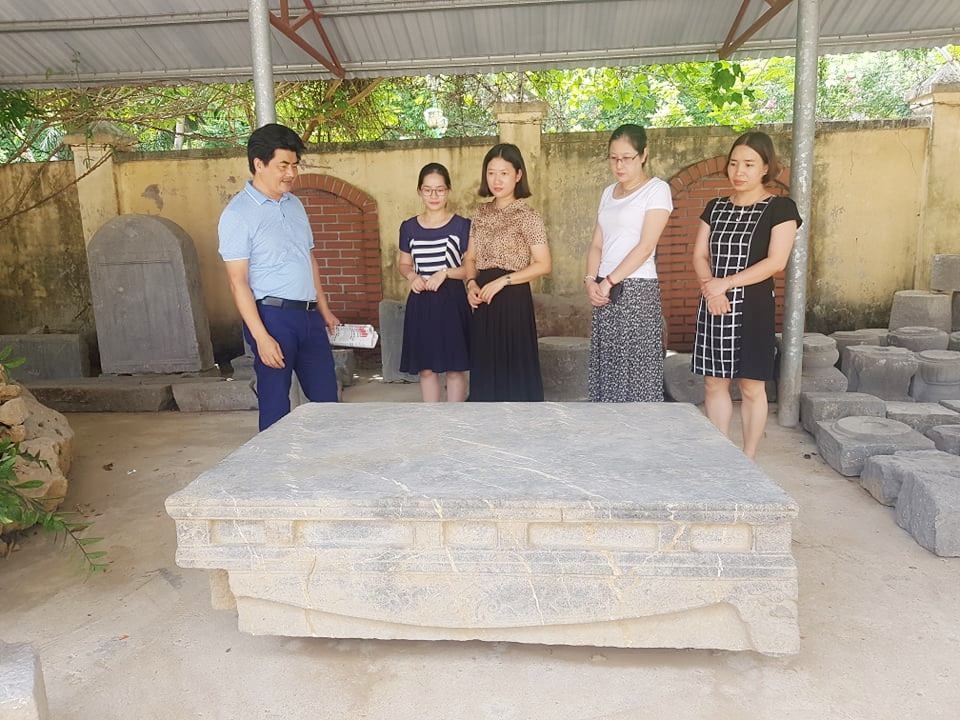 Phát hiện sập đá nhiều nét giống sập đá bảo vật quốc gia ở Ninh Bình - 2 Phát hiện sập đá nhiều nét giống sập đá bảo vật quốc gia ở Ninh Bình - 2