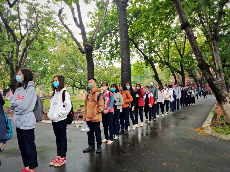 Nhiều trường áp dụng biện pháp mạnh phòng dịch đón học sinh - 10 Nhiều trường áp dụng biện pháp mạnh phòng dịch đón học sinh - 10