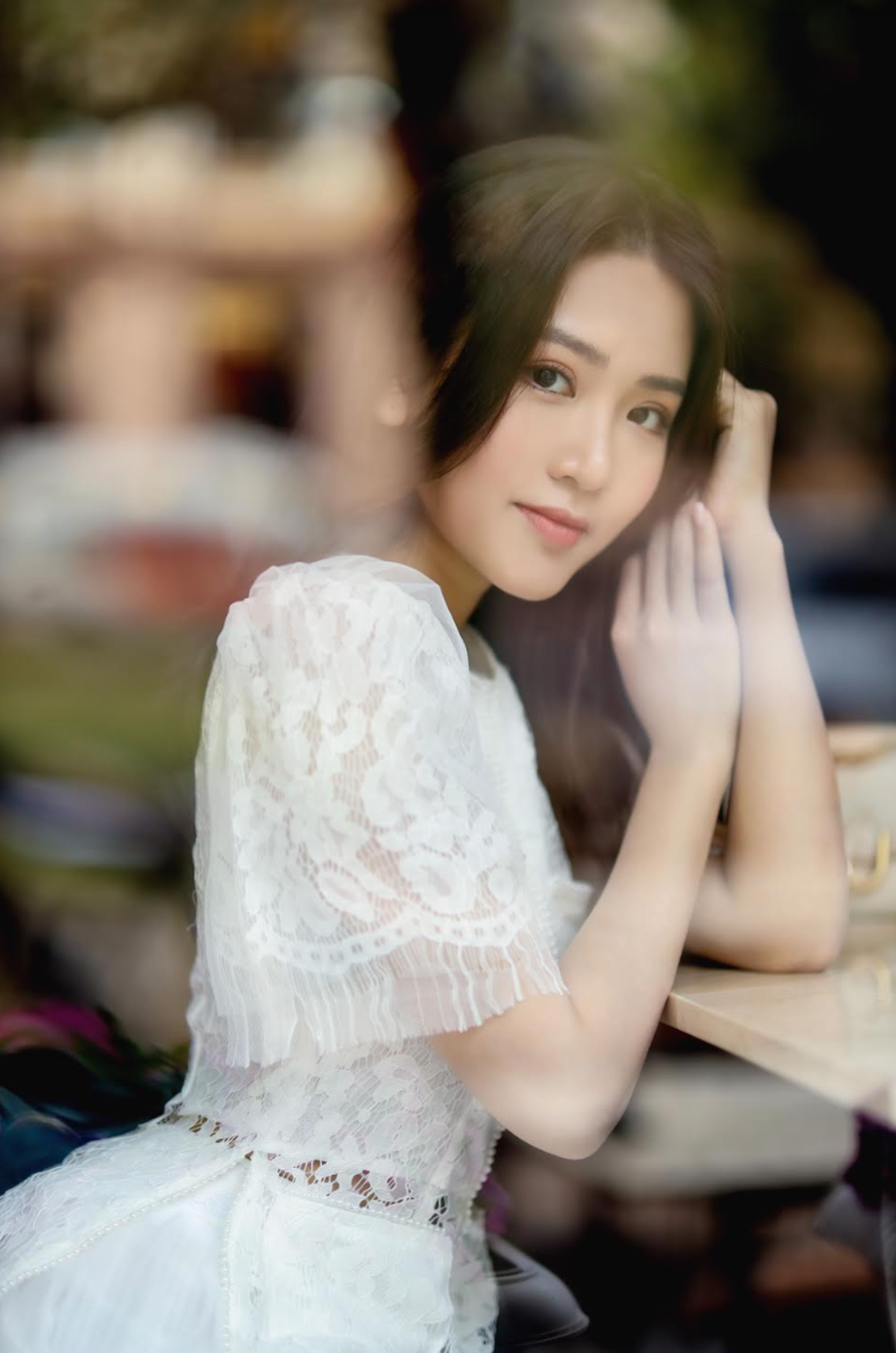 Linh Thương ngày nắng về: Em không ngại nhận bất kỳ vai diễn nào - 2 Linh Thương ngày nắng về: Em không ngại nhận bất kỳ vai diễn nào - 2