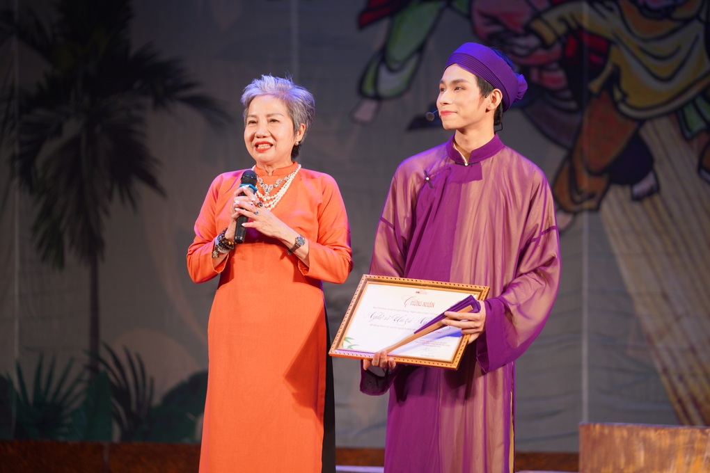 “Nắm xôi kỳ diệu đưa chèo đến gần khán giả nhí dịp Quốc tế Thiếu nhi - 1 “Nắm xôi kỳ diệu đưa chèo đến gần khán giả nhí dịp Quốc tế Thiếu nhi - 1