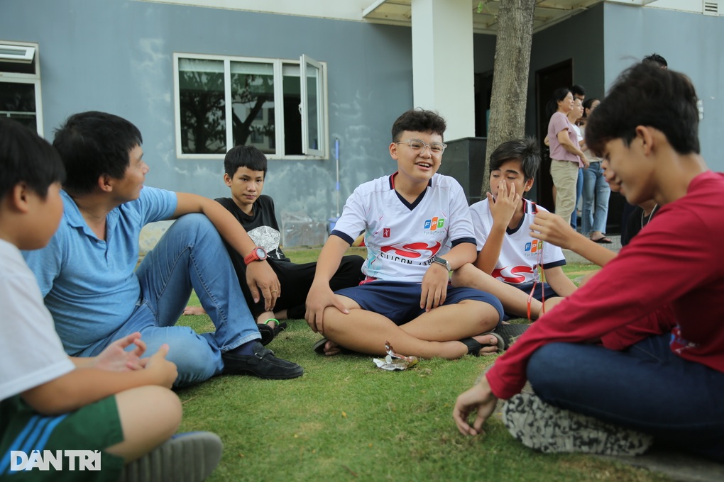 Nước mắt, nụ cười và niềm hy vọng của 200 trẻ mồ côi vì Covid-19 - 9 Nước mắt, nụ cười và niềm hy vọng của 200 trẻ mồ côi vì Covid-19 - 9