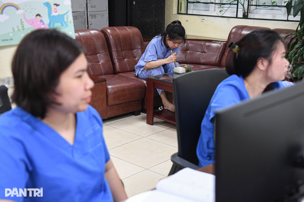 Đêm trắng 115: Trăm lần báo động và những chuyến xe thần tốc giữ mạng người - 20 Đêm trắng 115: Trăm lần báo động và những chuyến xe thần tốc giữ mạng người - 20