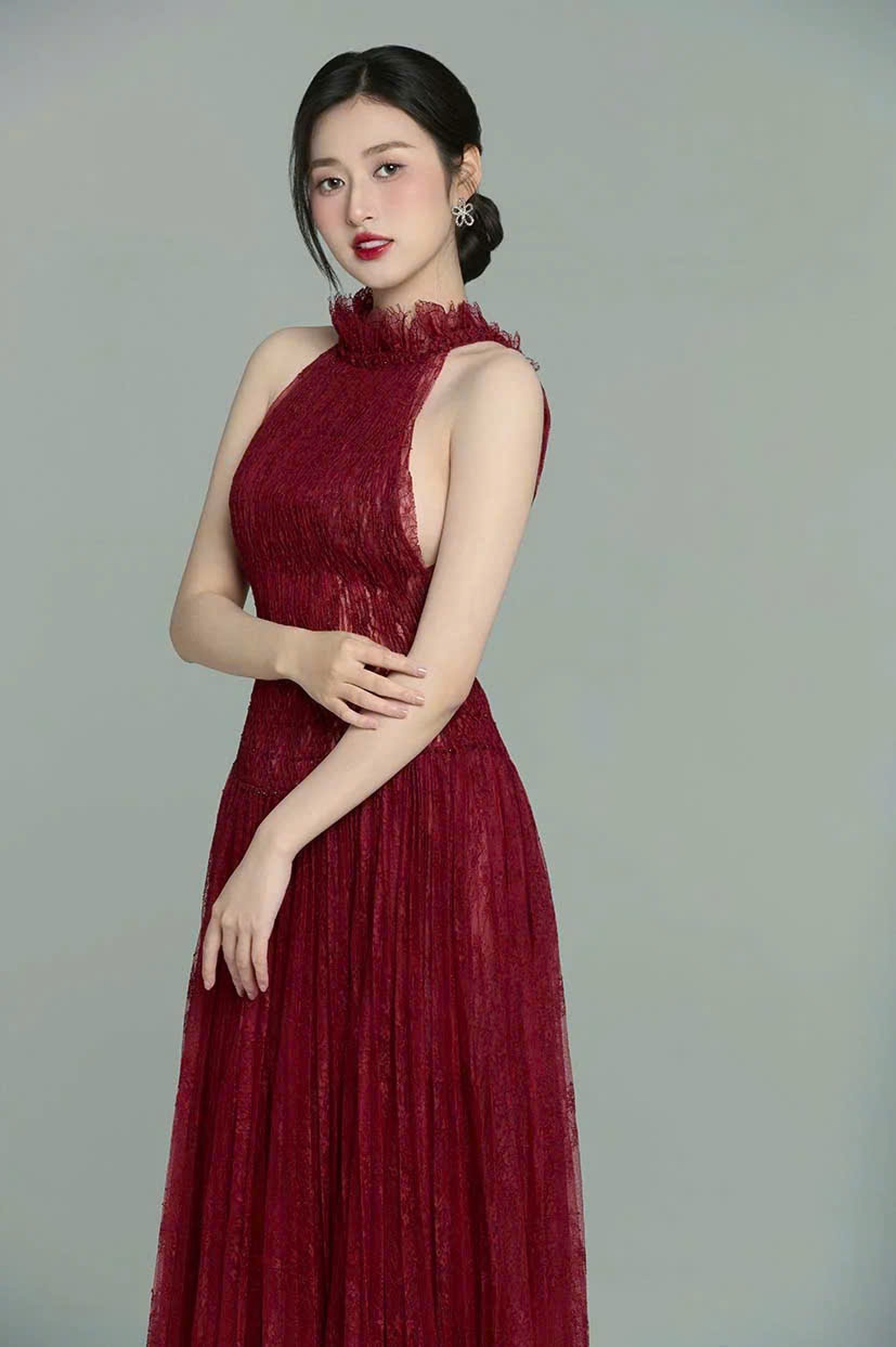 Nhan sắc đời thường của tân Hoa hậu Trái đất Việt Nam 2025 - 5