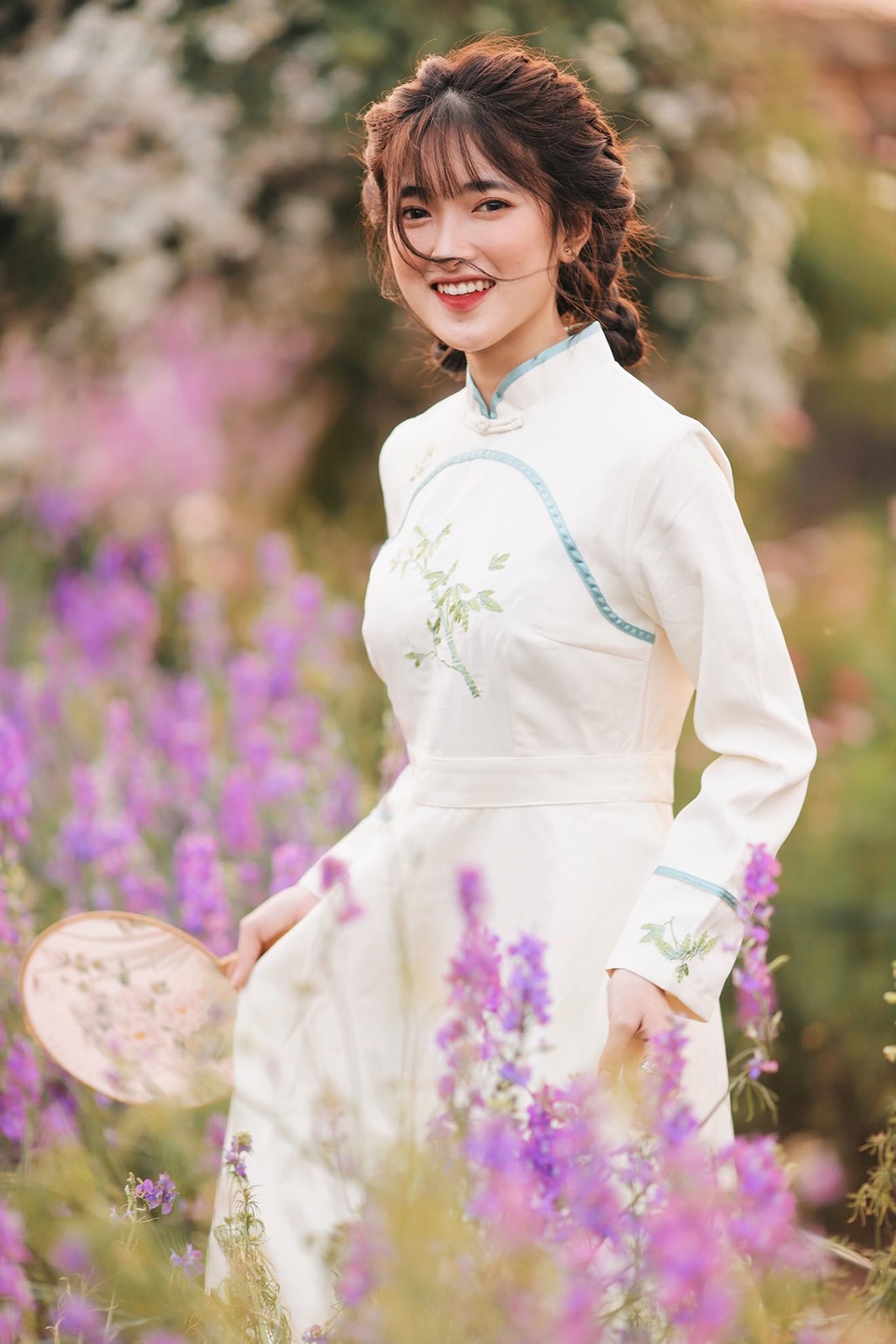 Xuất hiện bản sao “hot girl trà sữa” xinh như kẹo ngọt - 4