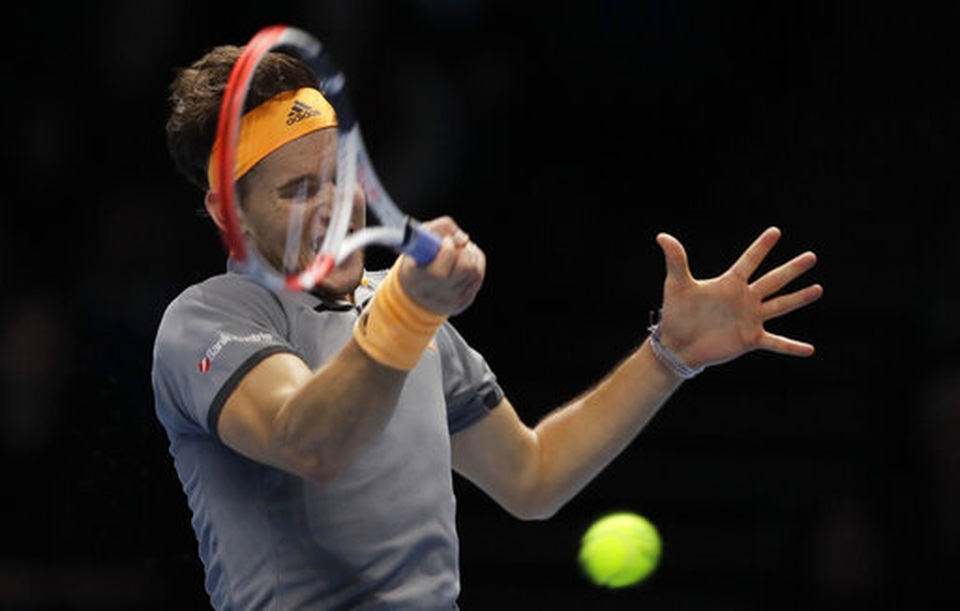 ATP Finals: Đánh bại Thiem, Tsitsipas gây sốc với cúp vô địch - 2 ATP Finals: Đánh bại Thiem, Tsitsipas gây sốc với cúp vô địch - 2