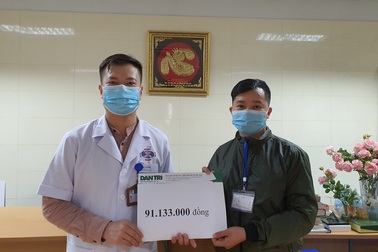 Bạn đọc tiếp tục giúp đỡ người cha nghèo đi tìm sự sống cho hai con thơ