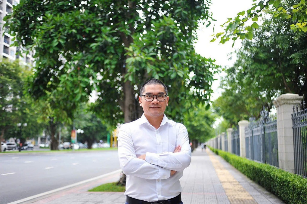 Công chức xã tập làm sếp của AI khi công việc tăng 3-4 lần - 2 Công chức xã tập làm sếp của AI khi công việc tăng 3-4 lần - 2