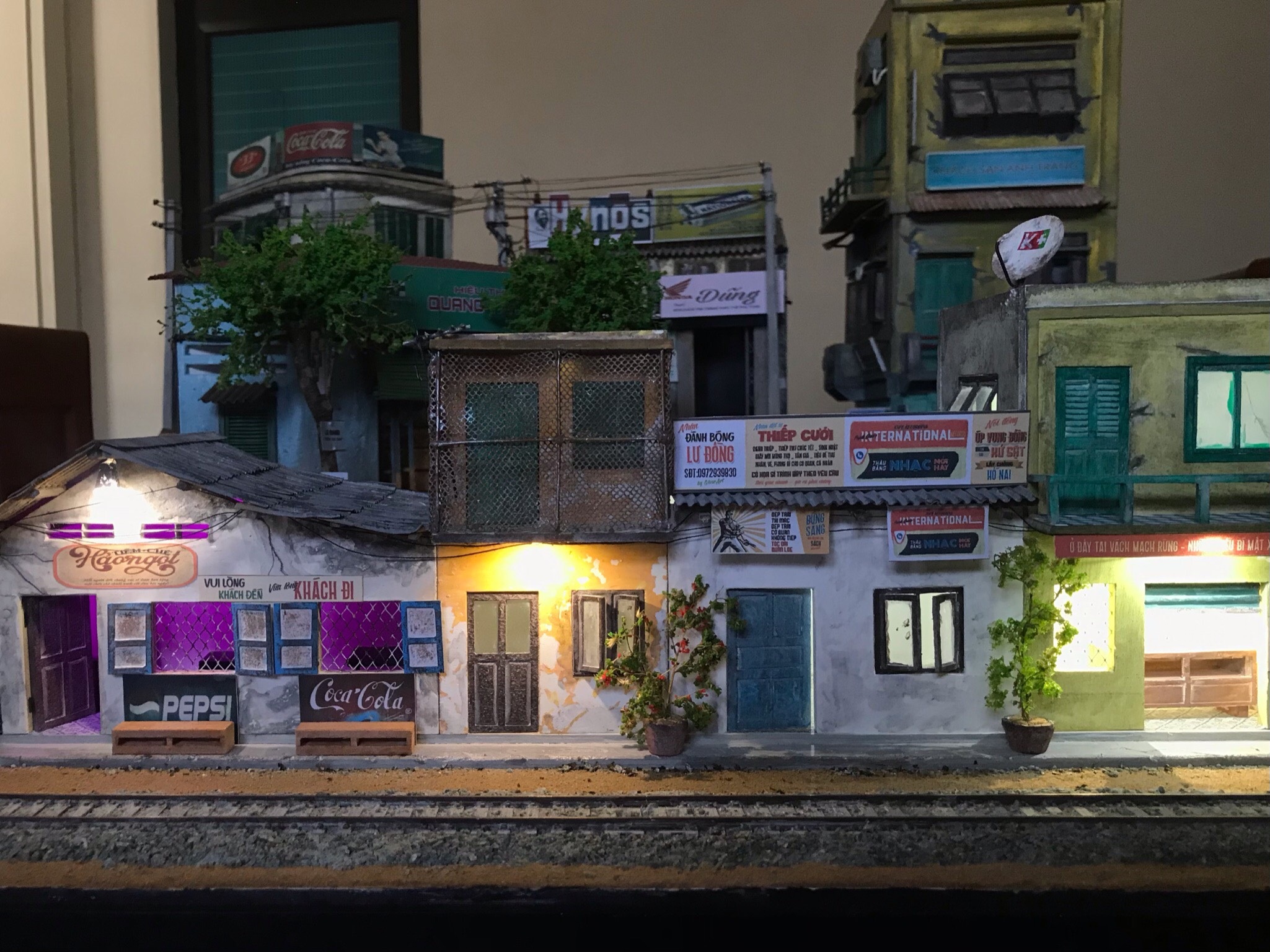 Chàng trai 9x đem hoài niệm vào những mô hình chân thực, sống động - 3 Chàng trai 9x đem hoài niệm vào những mô hình chân thực, sống động - 3