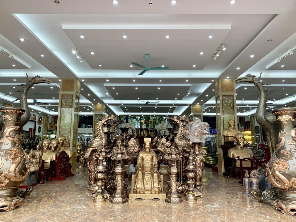 Đồ đồng cao cấp Dung Quang Hà - hội tụ tinh hoa làng nghề đúc đồng Vạn Điểm - 1 Đồ đồng cao cấp Dung Quang Hà - hội tụ tinh hoa làng nghề đúc đồng Vạn Điểm - 1