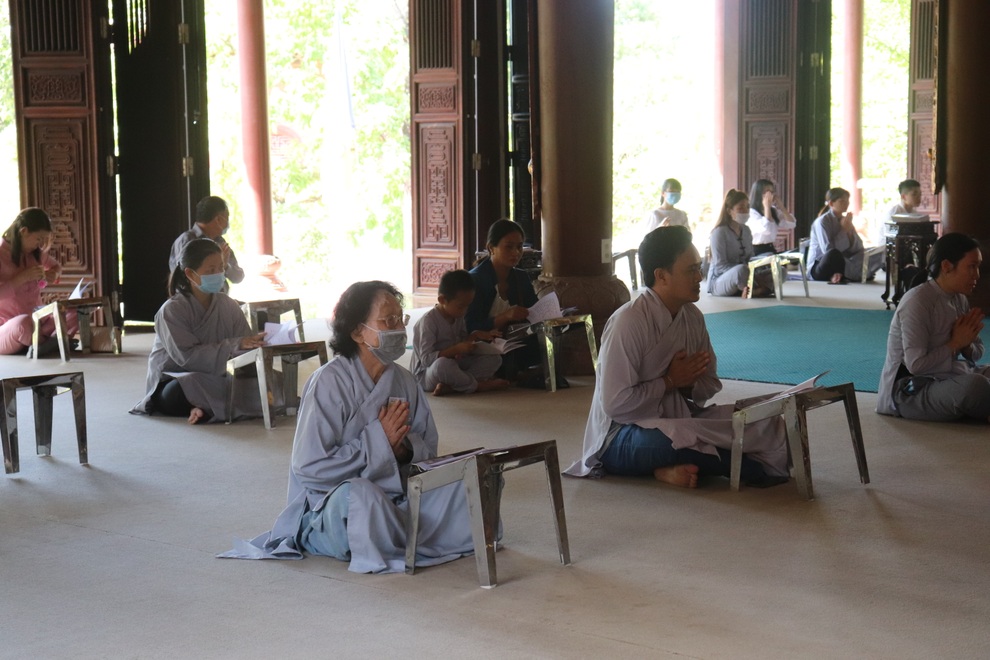 Dịch Covid-19 phức tạp, vắng bóng người lễ chùa mùa Vu lan - 5 Dịch Covid-19 phức tạp, vắng bóng người lễ chùa mùa Vu lan - 5