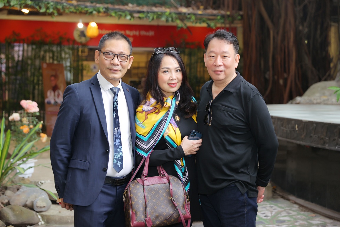 NSƯT Đức Long: Làm nghề hát mà giàu có đúng nghĩa khó lắm - 3 NSƯT Đức Long: Làm nghề hát mà giàu có đúng nghĩa khó lắm - 3