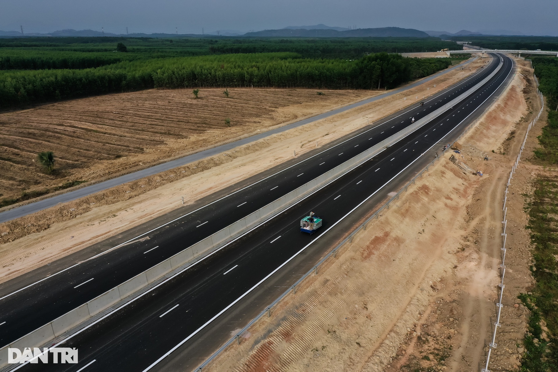 Cao tốc nối TPHCM - Phan Thiết hơn 2 giờ lái xe sắp khánh thành - 1 Cao tốc nối TPHCM - Phan Thiết hơn 2 giờ lái xe sắp khánh thành - 1