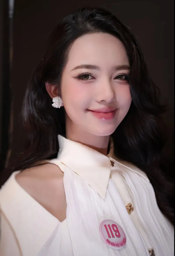 Ban tổ chức Hoa hậu Việt Nam xin lỗi vì để thí sinh múa ở điện Thái Hoà - 2