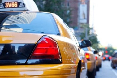 Mỹ: “Làm bẩn” taxi, xin mời “móc ví”