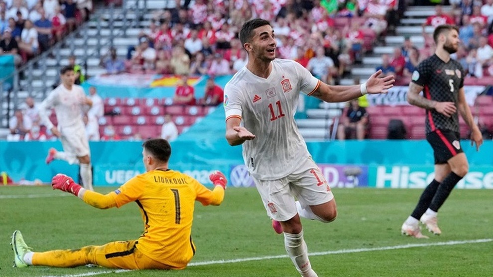 Đội hình tiêu biểu vòng 1/8 Euro 2020: Vinh danh kẻ nổi loạn - 10 Đội hình tiêu biểu vòng 1/8 Euro 2020: Vinh danh kẻ nổi loạn - 10