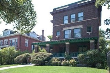 Rao bán ngôi nhà 17 phòng cạnh "chốn cũ" của Obama