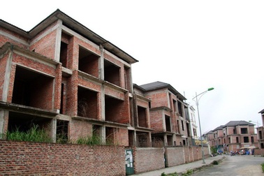 Đánh thuế nhà đất: Mải tranh cãi thuế nhà mà không biết thuế đất mới “kinh khủng”!