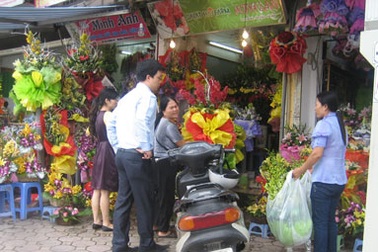 Sôi động dịch vụ hoa ngày 20/10