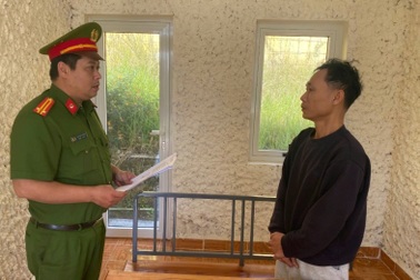 Kinh doanh sầu riêng thua lỗ, người đàn ông "vẽ chiêu" lừa đảo