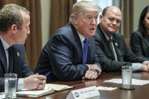 Ông Trump mời nghị sĩ đảng Dân chủ ăn tối bàn về cải cách thuế