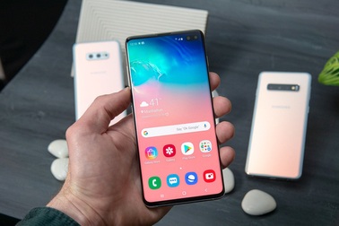 Samsung cảnh báo người dùng không tự ý dán cường lực bảo vệ màn hình trên Galaxy S10