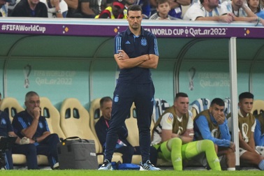 Argentina vào chung kết World Cup, giá trị của HLV Scaloni tăng cao