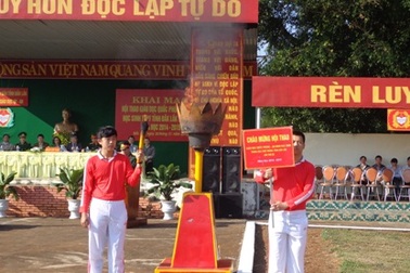 Gần 500 học sinh THPT tham dự hội thao Giáo dục quốc phòng - an ninh