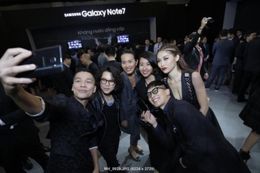 Vũ khí công nghệ Galaxy Note7 khiến sao Việt mê đắm