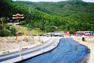 Hoàn thành đường nhựa dẫn vào khu mộ Đại tướng Võ Nguyên Giáp