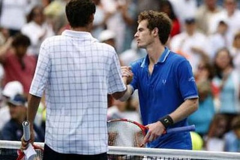 Clijsters ghi tên vào bán kết, Murray thua tức tưởi