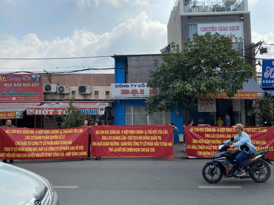 Ở trọ trên chính đất mình, người dân kéo lên Sở kêu cứu - 2 Ở trọ trên chính đất mình, người dân kéo lên Sở kêu cứu - 2