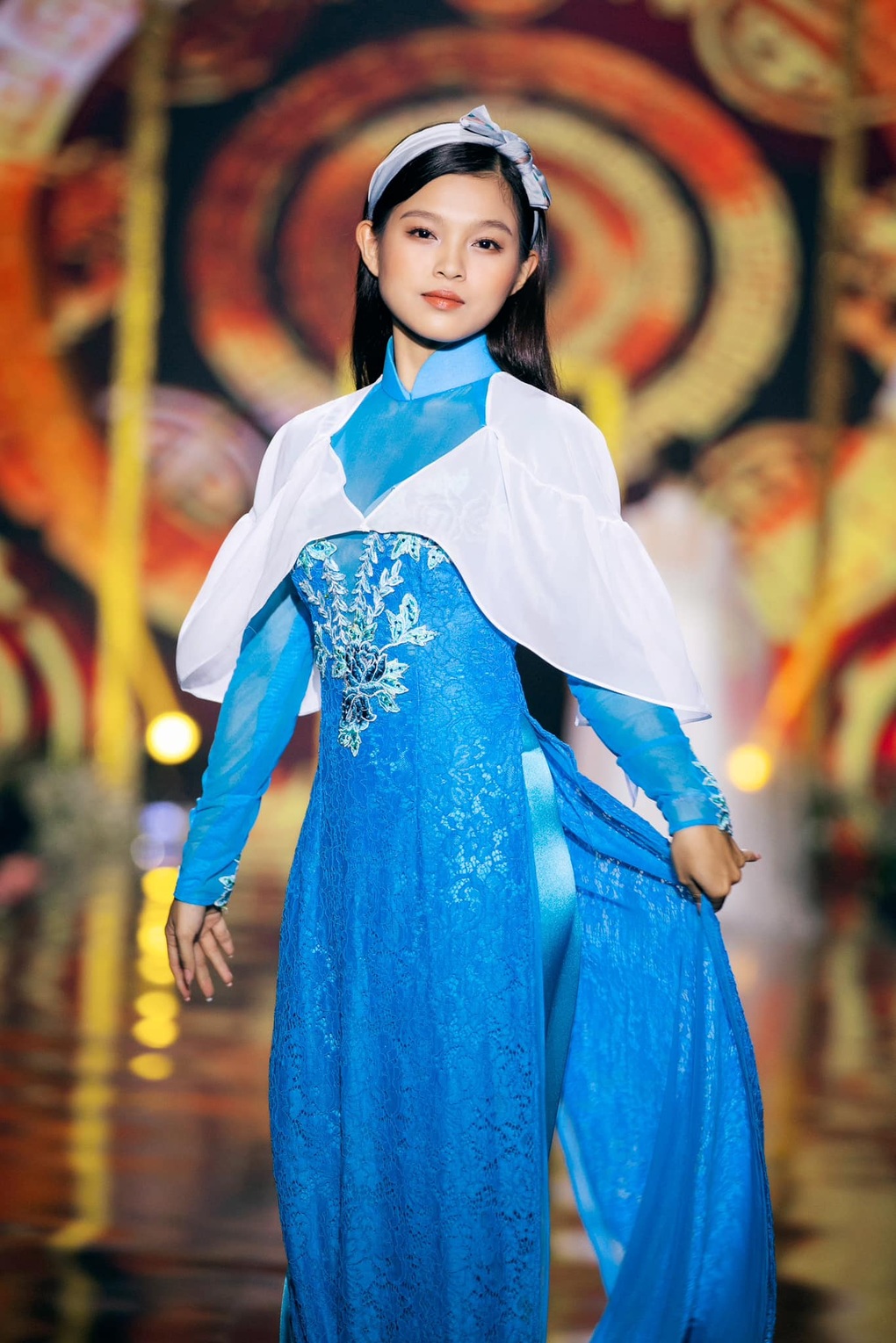 Cuộc sống thay đổi bất ngờ của con gái nuôi giống ca sĩ Phi Nhung nhất - 2 Cuộc sống thay đổi bất ngờ của con gái nuôi giống ca sĩ Phi Nhung nhất - 2