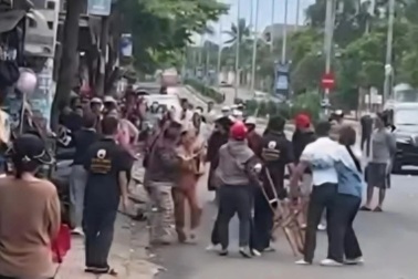 Vụ hỗn chiến náo loạn trước cổng bệnh viện: Một người bị chấn thương sọ não