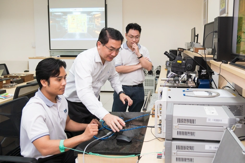 TPHCM lập quỹ 5 triệu USD đưa ngành vi mạch bán dẫn vươn tầm thế giới - 1 TPHCM lập quỹ 5 triệu USD đưa ngành vi mạch bán dẫn vươn tầm thế giới - 1