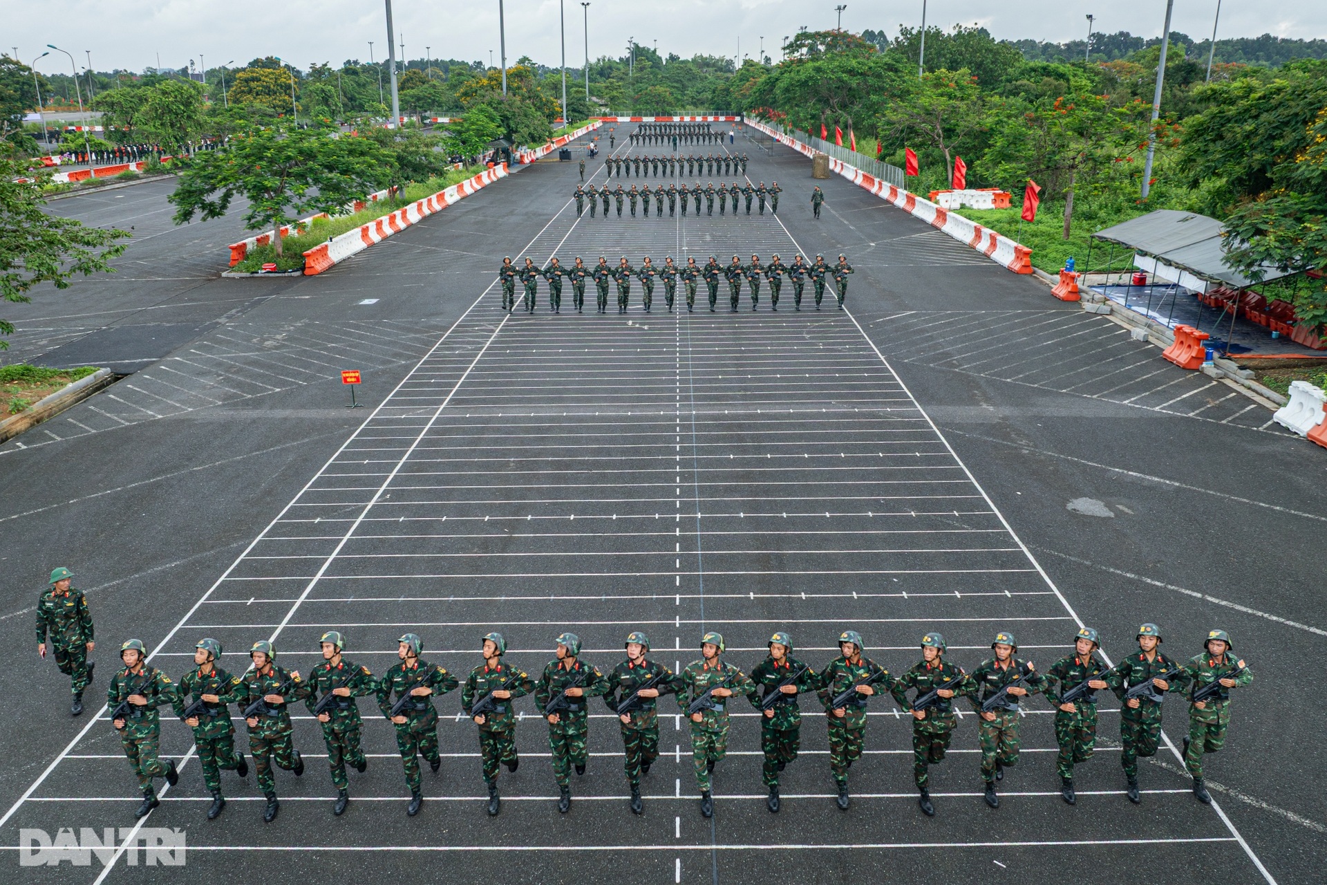 Bộ đội Hóa học hăng say luyện tập, trở lại tham gia diễu binh sau 10 năm - 1 Bộ đội Hóa học hăng say luyện tập, trở lại tham gia diễu binh sau 10 năm - 1