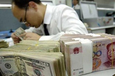 Trung Quốc bất ngờ “xả hàng” nợ Mỹ