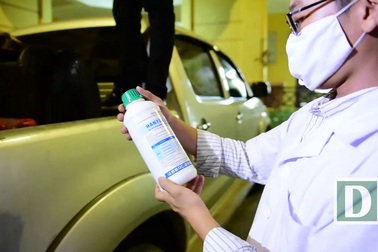 Hà Nội dùng "vòi rồng” diệt muỗi lúc nửa đêm