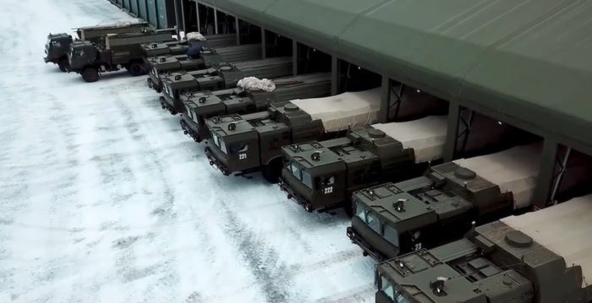 Dàn vũ khí Nga phô diễn sức mạnh gần chảo lửa Ukraine - 1 Dàn vũ khí Nga phô diễn sức mạnh gần chảo lửa Ukraine - 1