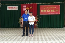 Thầy giáo lao thẳng xuống dòng nước cứu sống học sinh