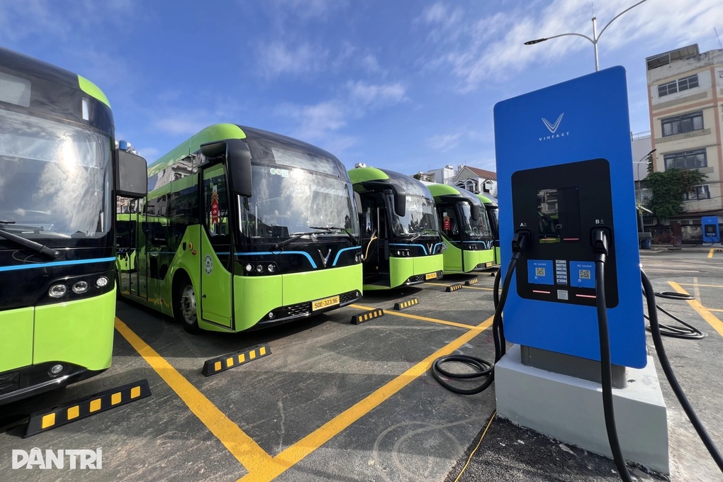 Lượng khách đi xe buýt ở TPHCM tăng gần 40% sau 1 tháng miễn vé - 1 Lượng khách đi xe buýt ở TPHCM tăng gần 40% sau 1 tháng miễn vé - 1