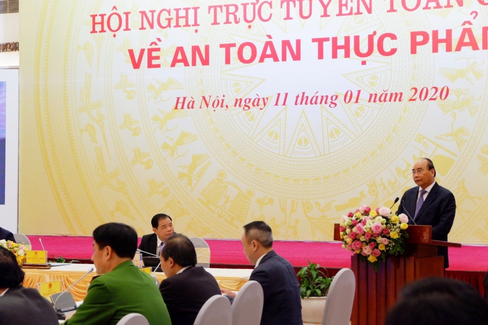Thực phẩm giả, kém chất lượng nhập lậu gia tăng mạnh vào dịp Tết - 2 Thực phẩm giả, kém chất lượng nhập lậu gia tăng mạnh vào dịp Tết - 2
