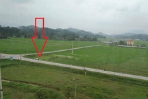 Nhiều giờ vây bắt nhóm đối tượng nghi buôn hàng cấm ôm hàng nóng cố thủ