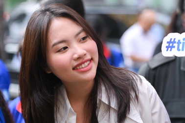 Phương Mỹ Chi nói gì khi đoán trúng "Đất nước" trong đề thi ngữ văn?