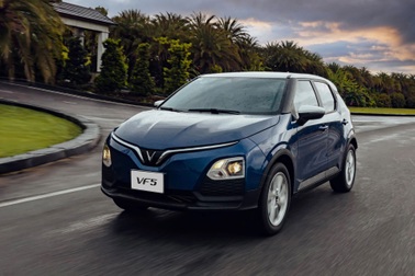 Lý do người trẻ mua xe lần đầu chọn VinFast VF 5 Plus