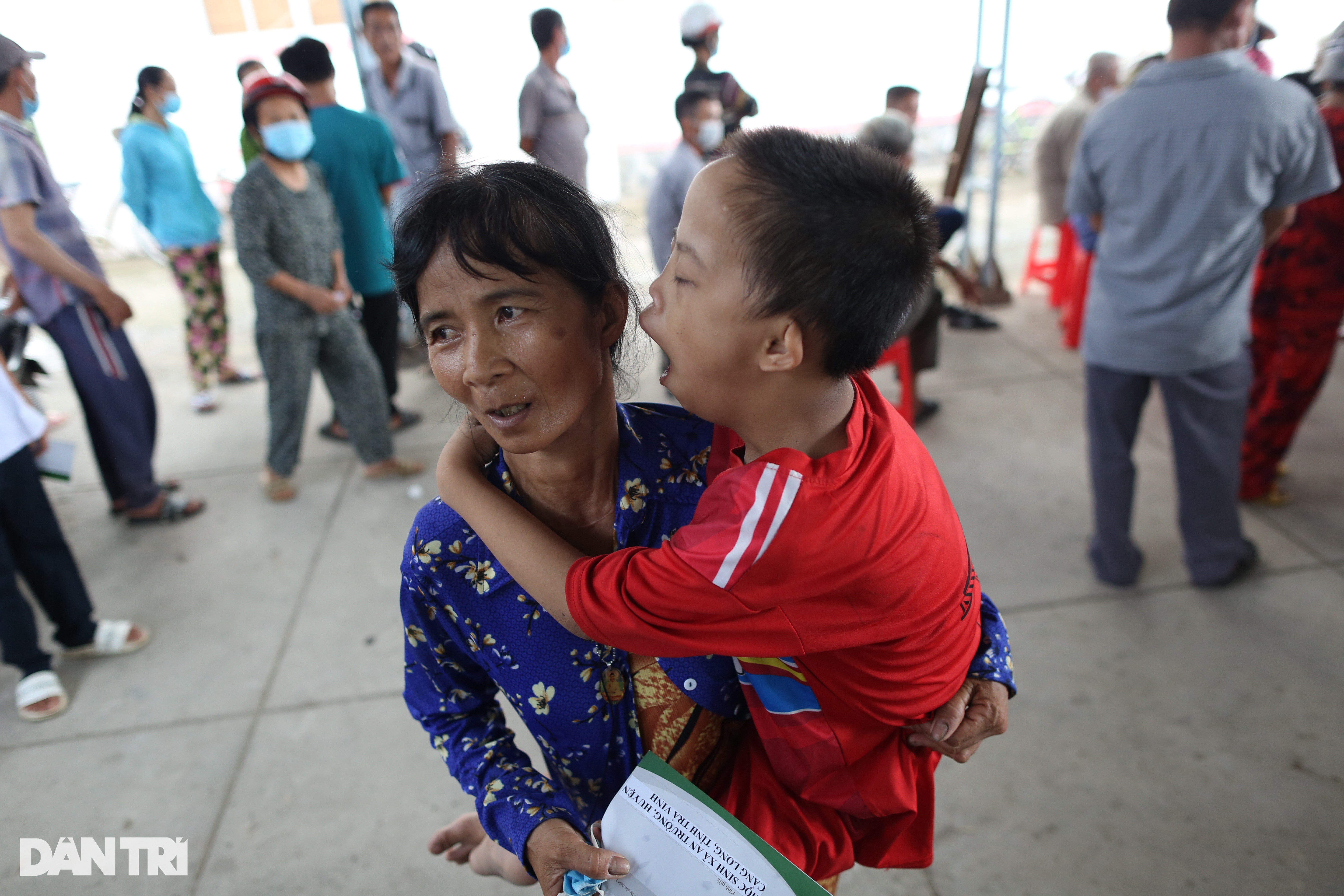 Lao động nghèo ở Trà Vinh xúc động khi được khám bệnh miễn phí - 6 Lao động nghèo ở Trà Vinh xúc động khi được khám bệnh miễn phí - 6