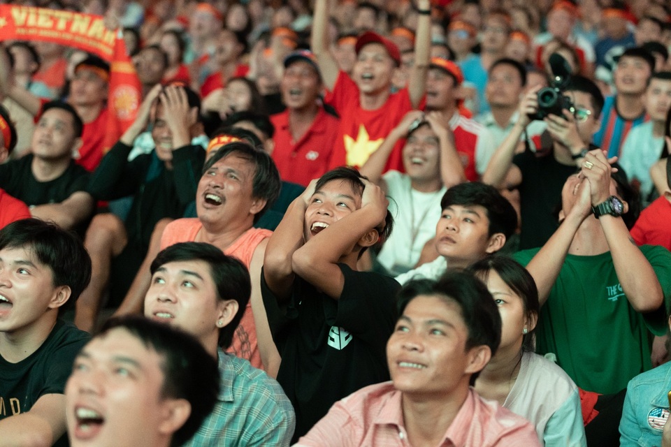 Tín đồ Túc cầu giáo Sài Thành đã tìm được “chảo lửa” cơ động của riêng mình - 6 Tín đồ Túc cầu giáo Sài Thành đã tìm được “chảo lửa” cơ động của riêng mình - 6