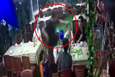 Va chạm trong lúc đi vệ sinh ở quán nhậu, người đàn ông bị đâm chết