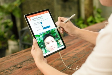 Du lịch thời 4.0 nhờ thủ thuật lợi hại trên Galaxy Tab S4